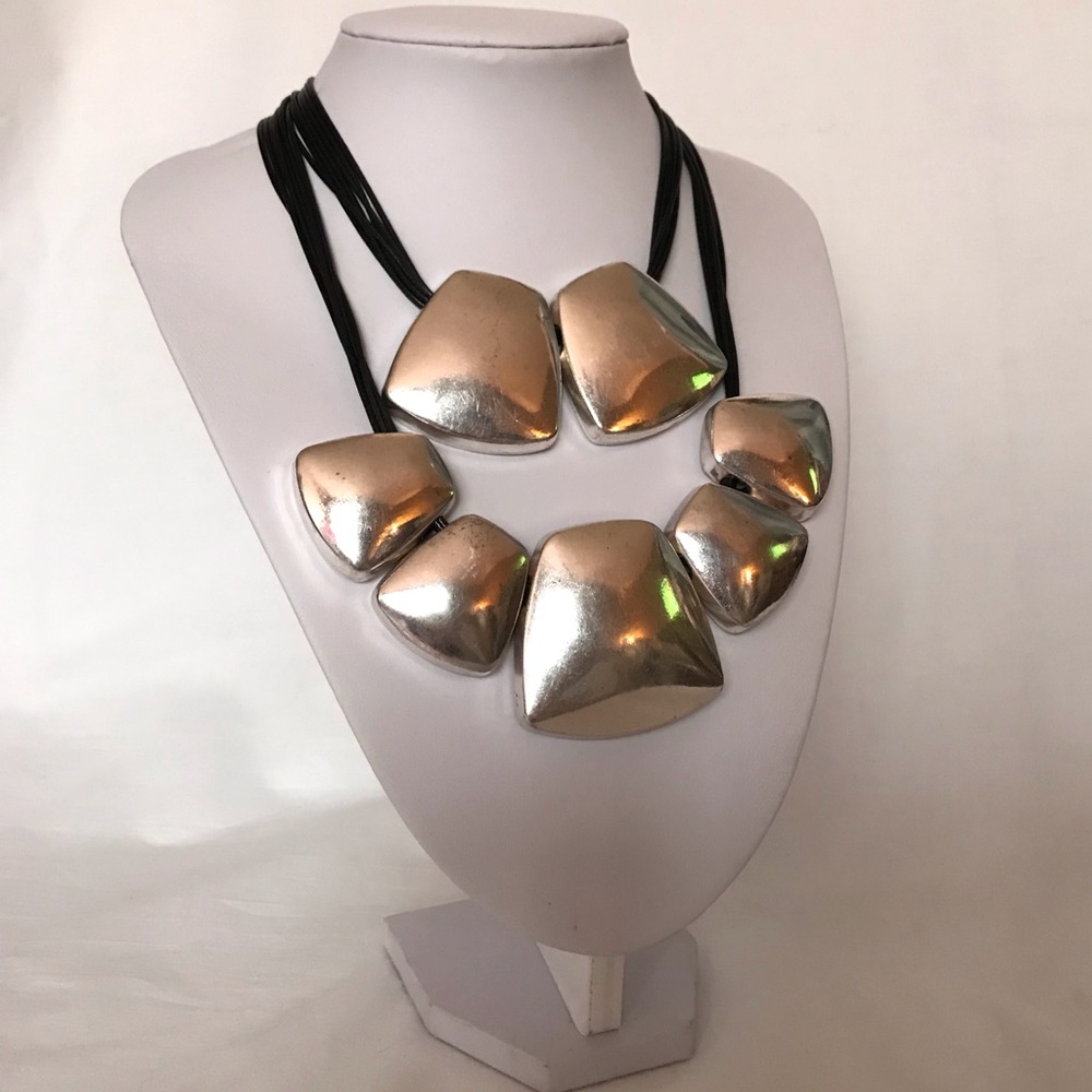 Double bold necklace